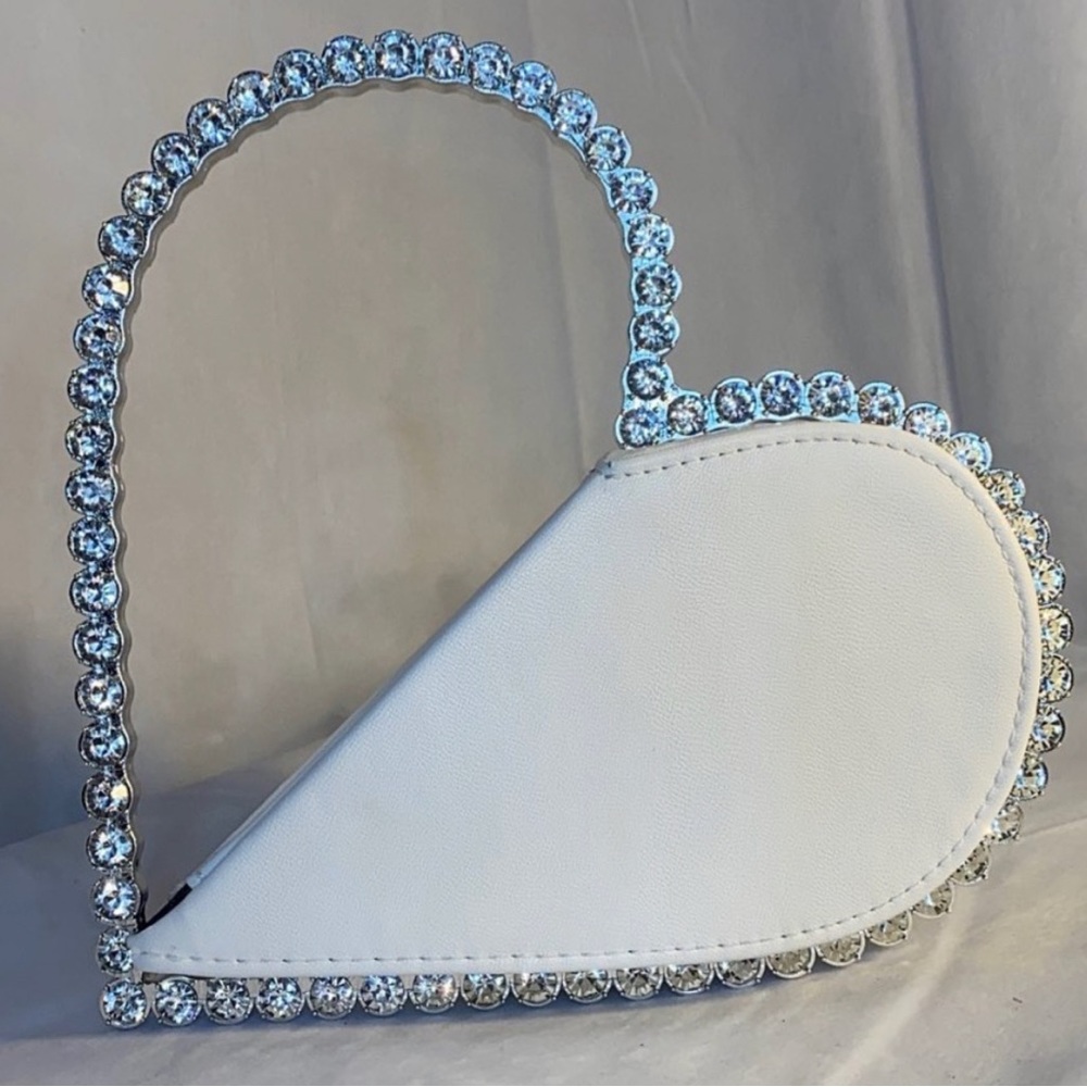 NWOT Valentines Day heart clutch never used!